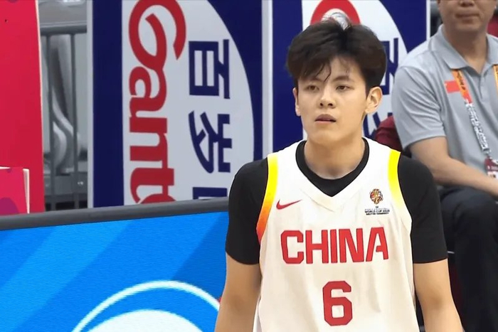 中国女篮世预赛力克南苏丹 王思雨杨舒予联手制