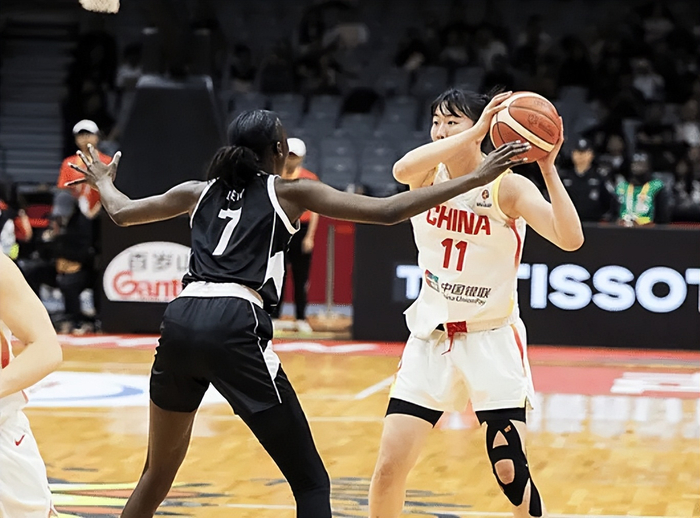 中国女篮世预赛力克南苏丹 王思雨杨舒予联手制