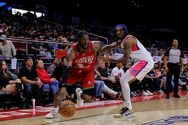 奥斯汀马刺力克毒蛇 新秀马修斯三分低迷引关注