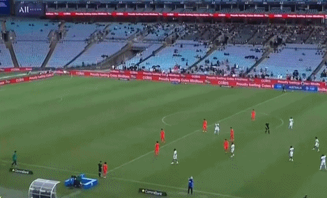 邵佳一神级战术布局助国足完胜世界杯球队库拉